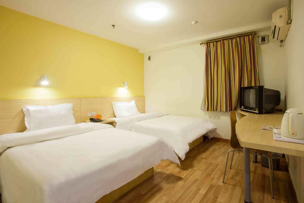 7Days Inn Qufu Sankong Room photo